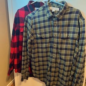 Two Men’s Old Navy built in flex flannels